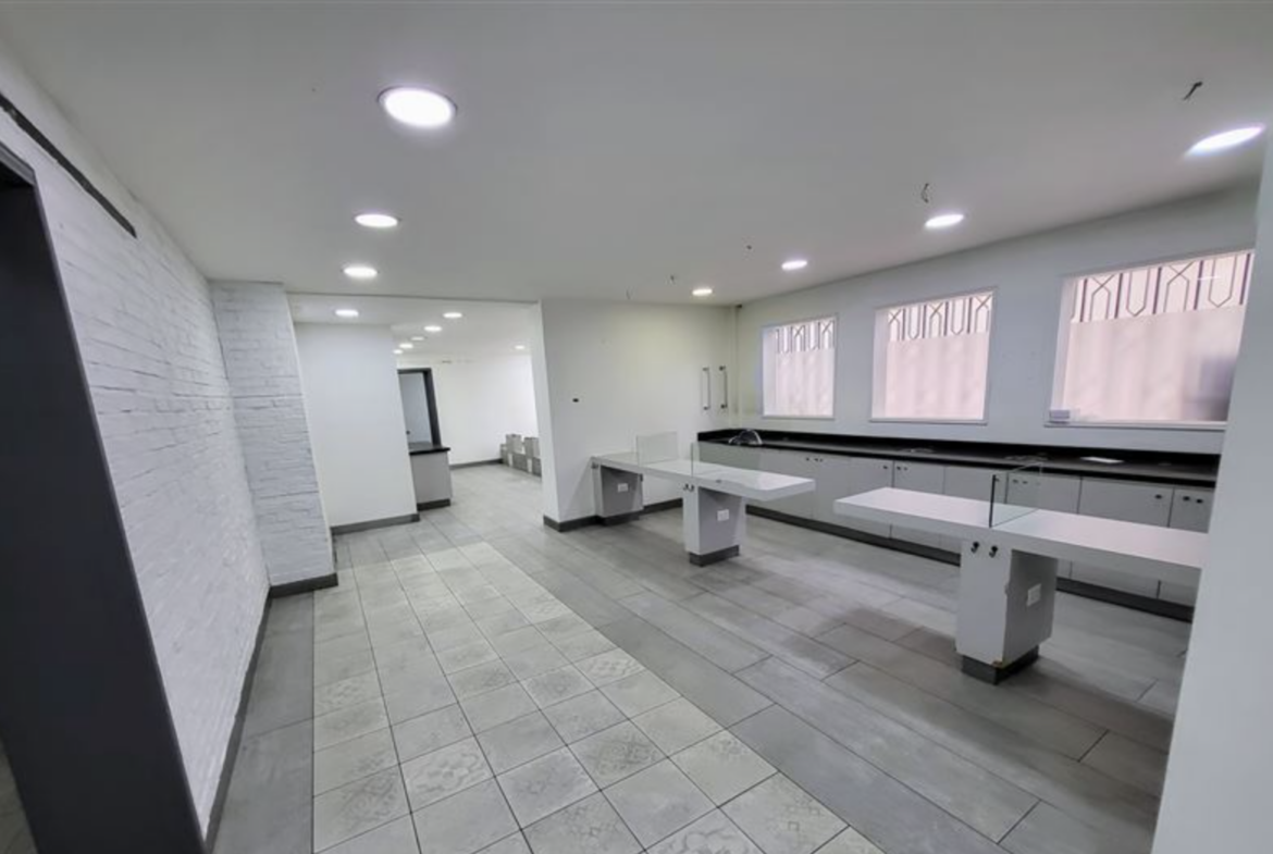 ARRIENDO LOCAL COMERCIAL | ISIDORA GOYENECHEA, LAS CONDES