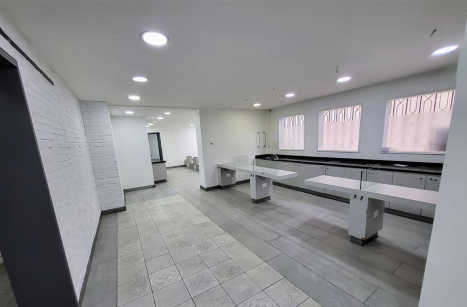 3 ARRIENDO LOCAL COMERCIAL | ISIDORA GOYENECHEA, LAS CONDES