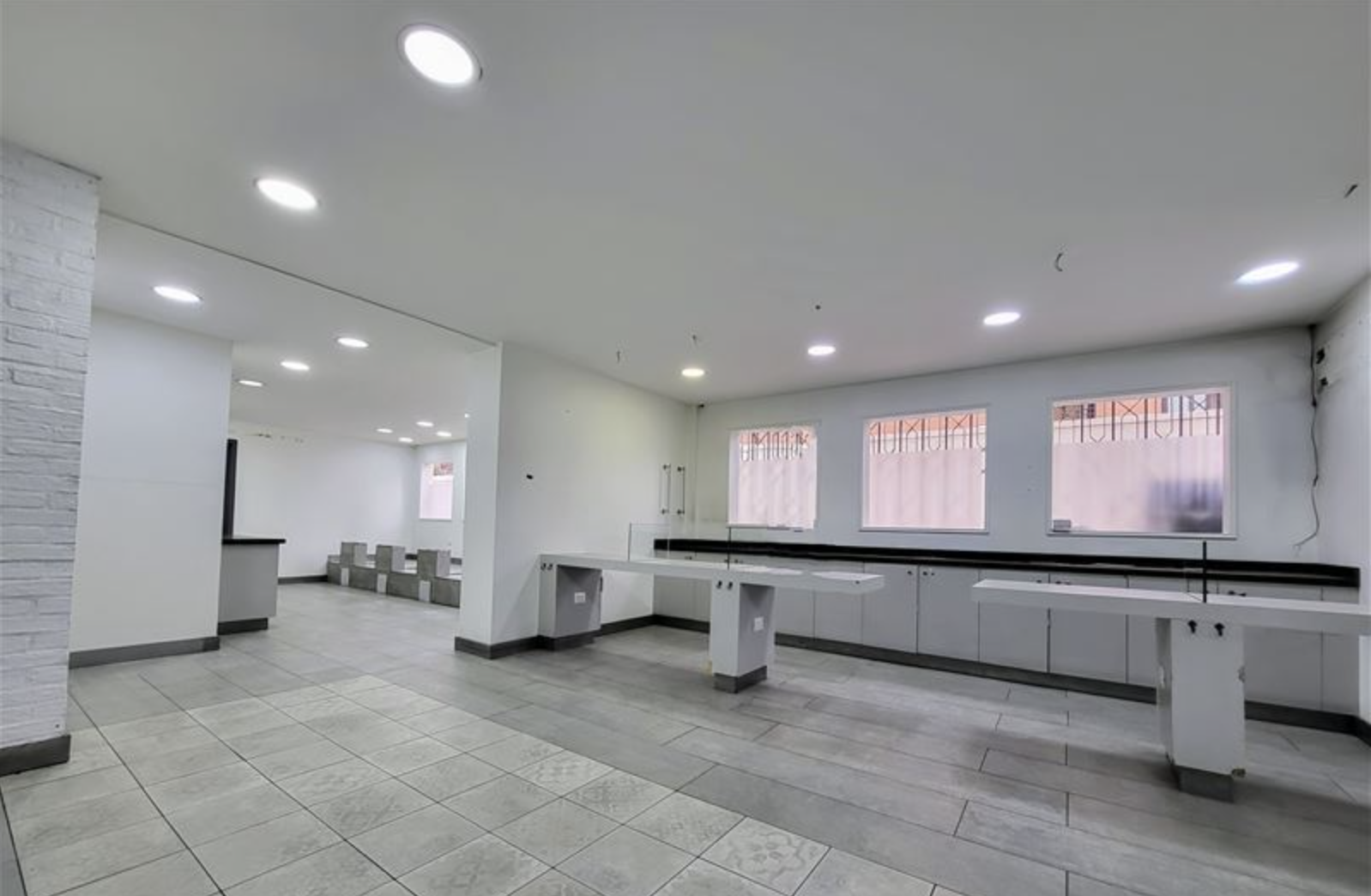 4 ARRIENDO LOCAL COMERCIAL | ISIDORA GOYENECHEA, LAS CONDES