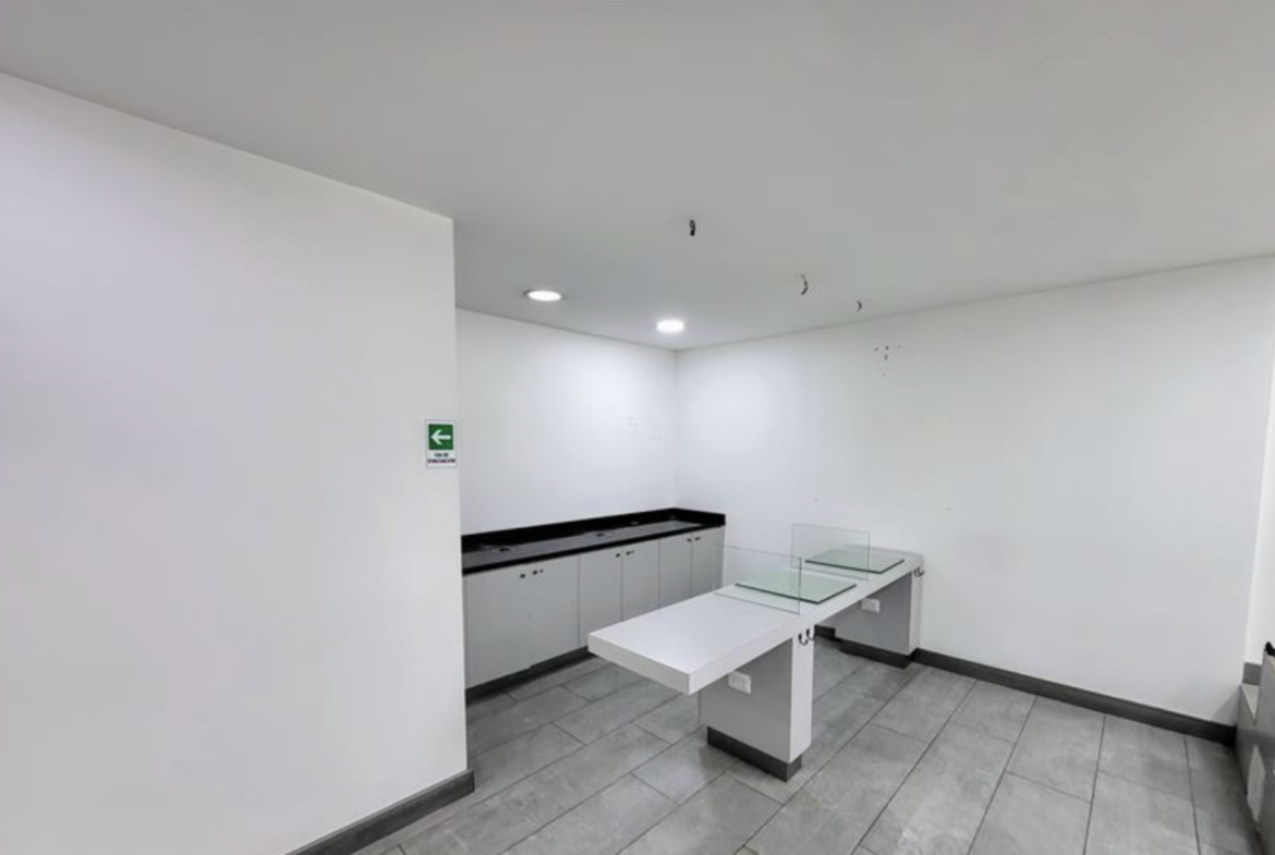ARRIENDO LOCAL COMERCIAL | ISIDORA GOYENECHEA, LAS CONDES