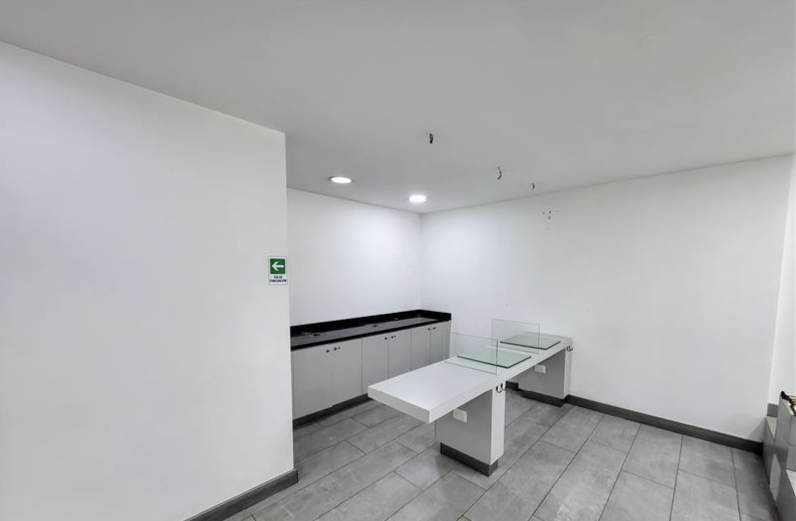 6 ARRIENDO LOCAL COMERCIAL | ISIDORA GOYENECHEA, LAS CONDES
