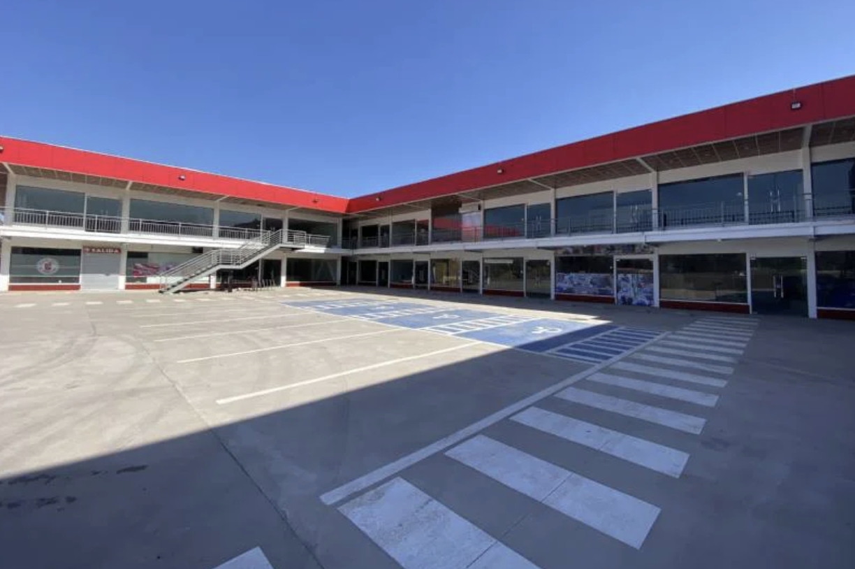 1. STRIP CENTER EN VENTA – LAMPA | 26 LOCALES ARRENDADOS