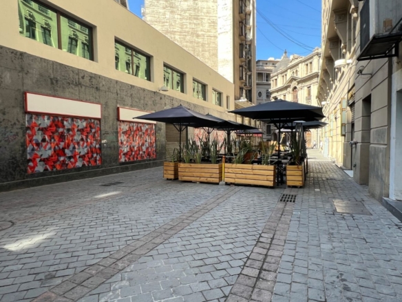 ARRIENDO LOCAL COMERCIAL | NUEVA YORK 69, SANTIAGO