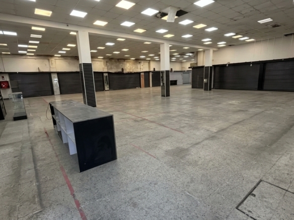LOCAL COMERCIAL EN ESQUINA  |  CENTRO DE CONCEPCIÓN