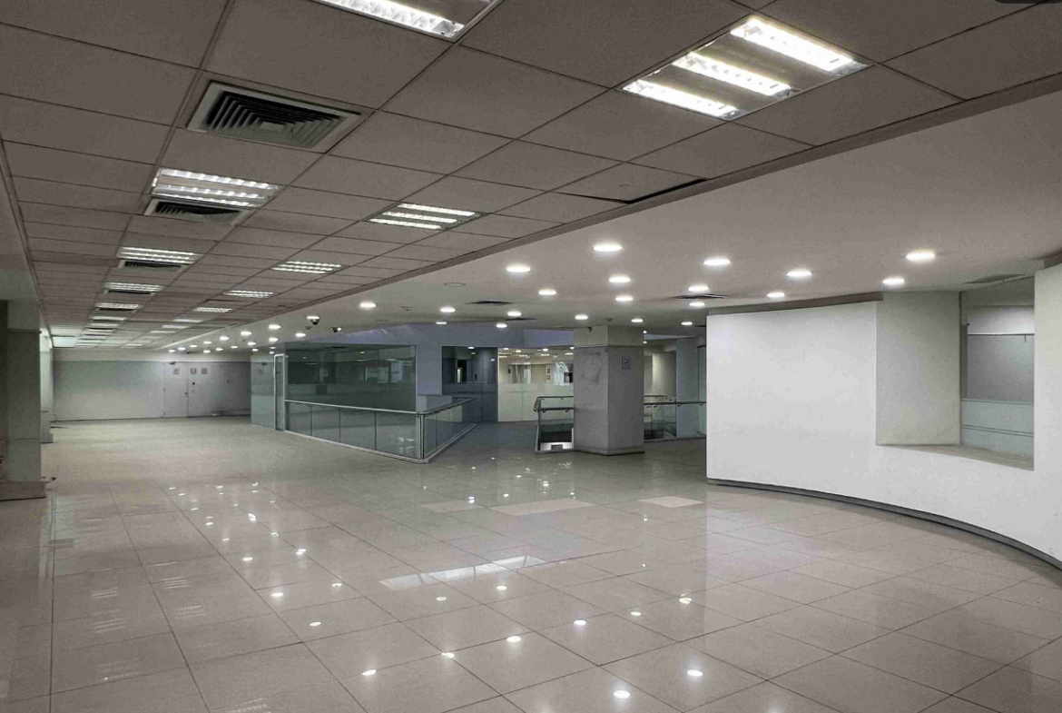 ARRIENDO LOCAL COMERCIAL | NUEVA YORK 69, SANTIAGO