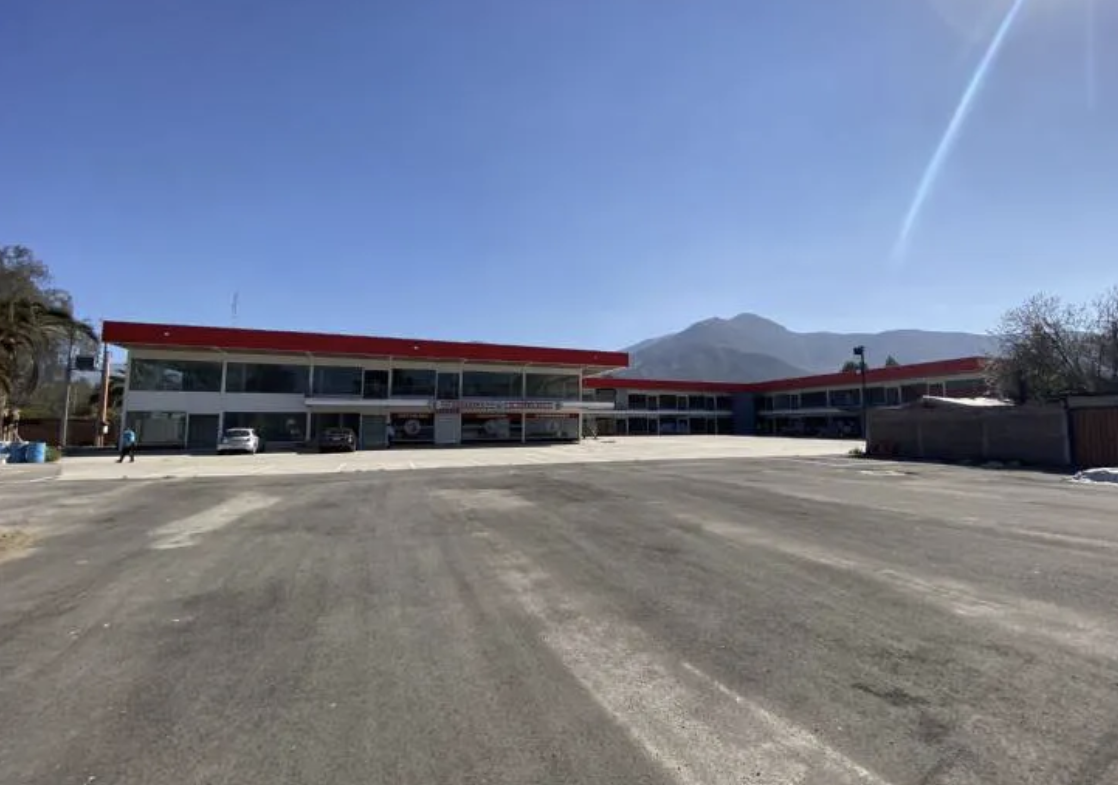 STRIP CENTER EN VENTA – LAMPA | 26 LOCALES ARRENDADOS