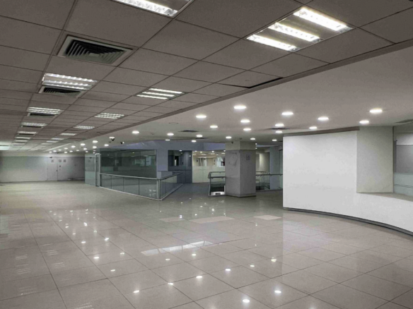 ARRIENDO LOCAL COMERCIAL | NUEVA YORK 69, SANTIAGO