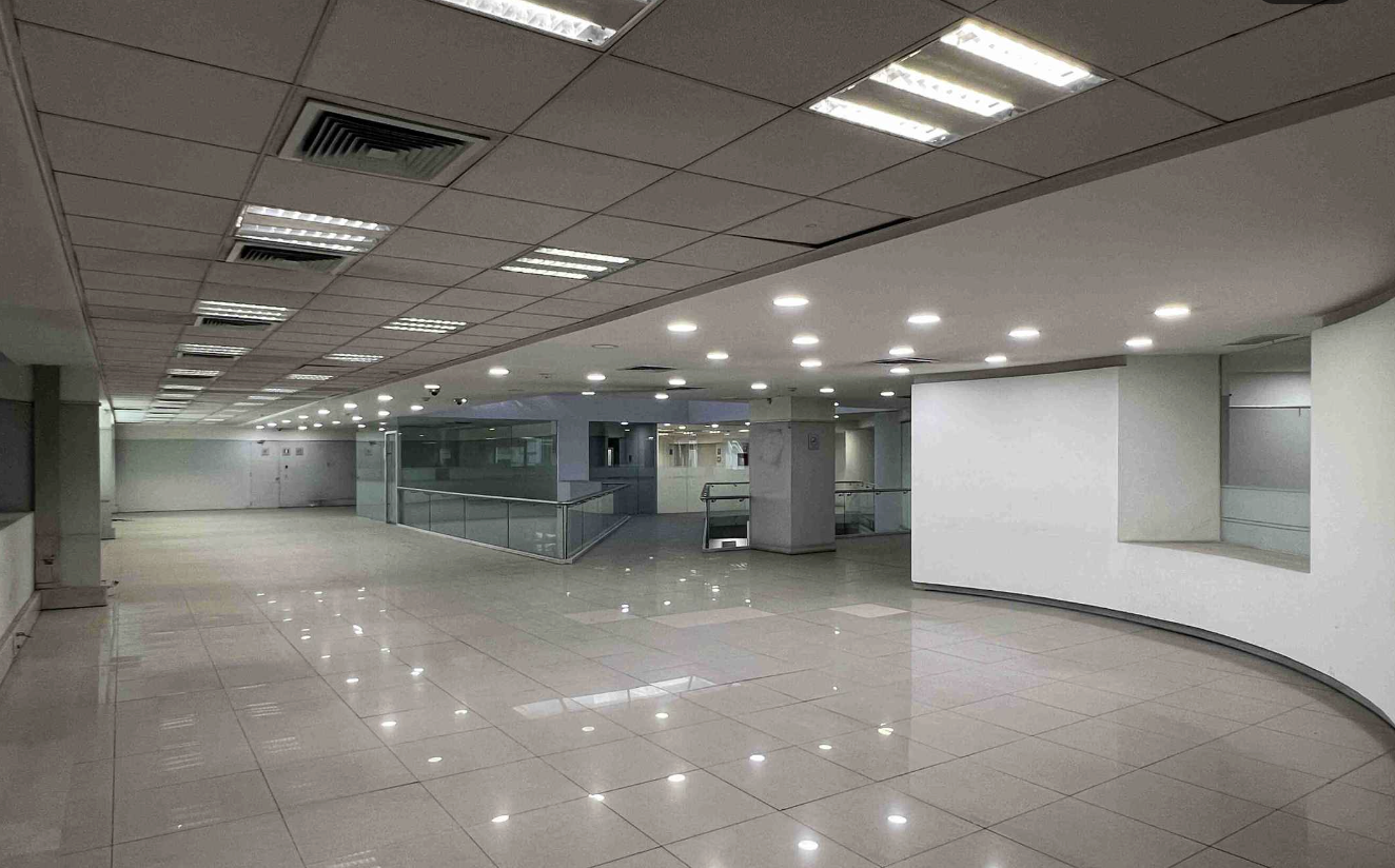 ARRIENDO LOCAL COMERCIAL | NUEVA YORK 69, SANTIAGO