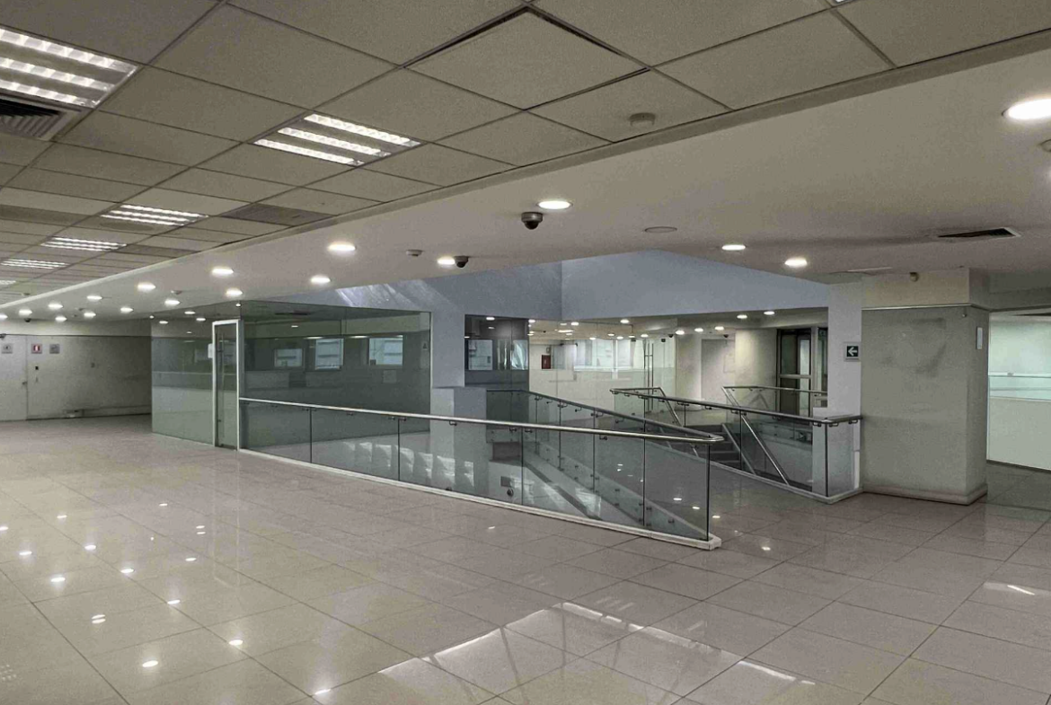 ARRIENDO LOCAL COMERCIAL | NUEVA YORK 69, SANTIAGO