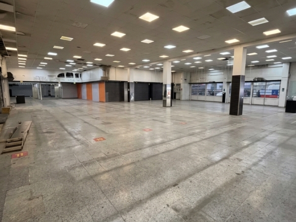 LOCAL COMERCIAL EN ESQUINA  |  CENTRO DE CONCEPCIÓN