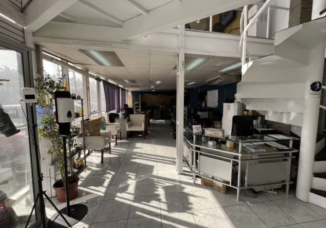 BODEGA INDUSTRIAL CON OFICINAS EN VENTA
