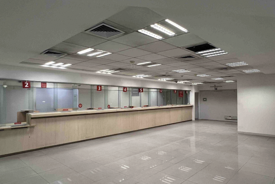 ARRIENDO LOCAL COMERCIAL | NUEVA YORK 69, SANTIAGO