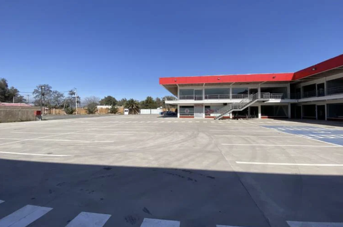 STRIP CENTER EN VENTA – LAMPA | 26 LOCALES ARRENDADOS