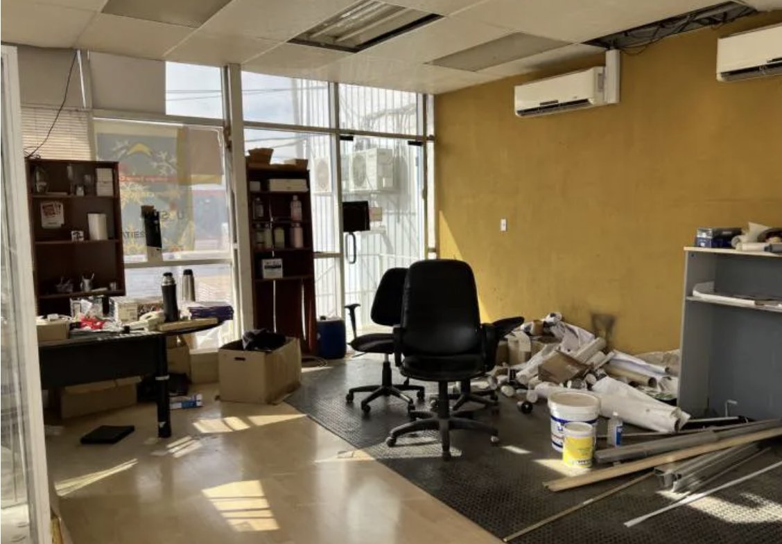 BODEGA INDUSTRIAL CON OFICINAS EN VENTA
