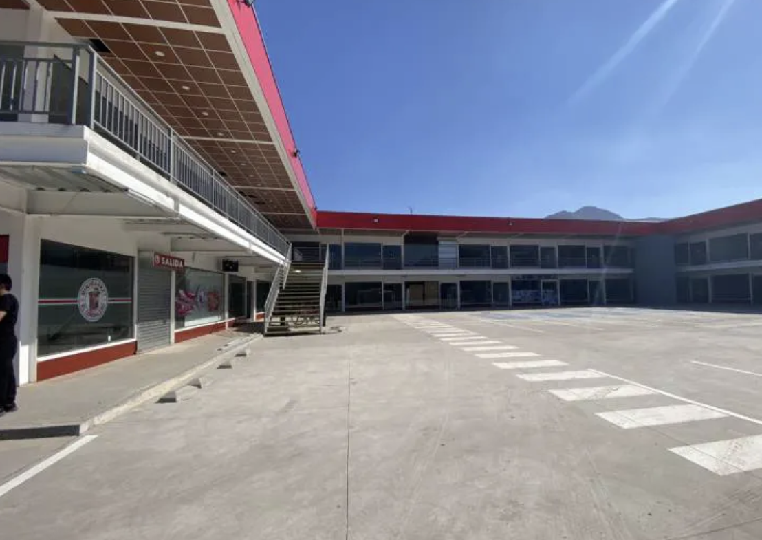 STRIP CENTER EN VENTA – LAMPA | 26 LOCALES ARRENDADOS