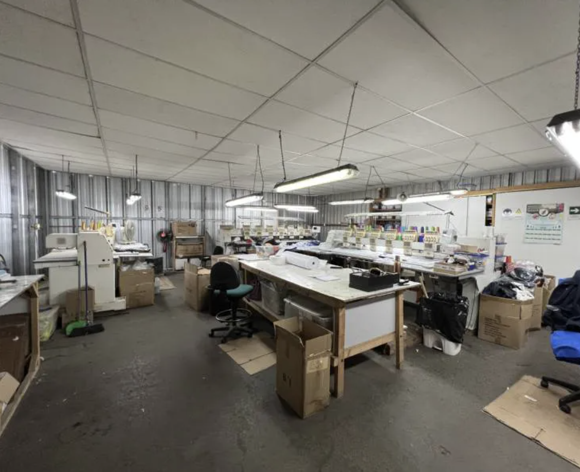 BODEGA INDUSTRIAL CON OFICINAS EN VENTA