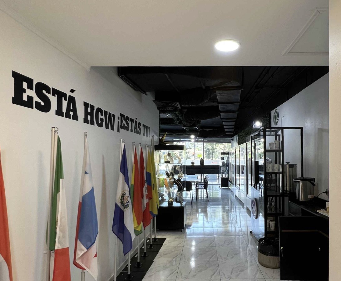 6 ARRIENDO LOCAL/OFICINA | EDIFICIO PUENTE SUECIA