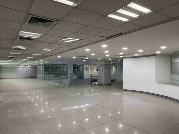 ARRIENDO LOCAL COMERCIAL | NUEVA YORK 69, SANTIAGO