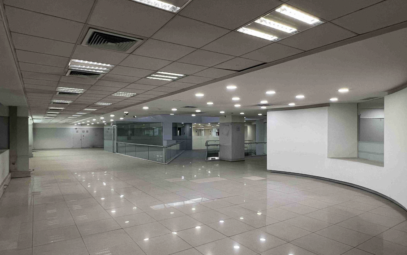 ARRIENDO LOCAL COMERCIAL | NUEVA YORK 69, SANTIAGO