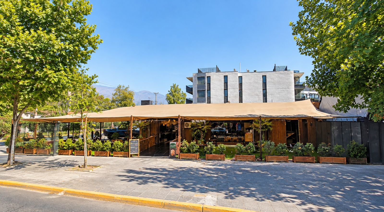 ARRIENDO LOCAL | AV. VITACURA – LO MATTA, VITACURA