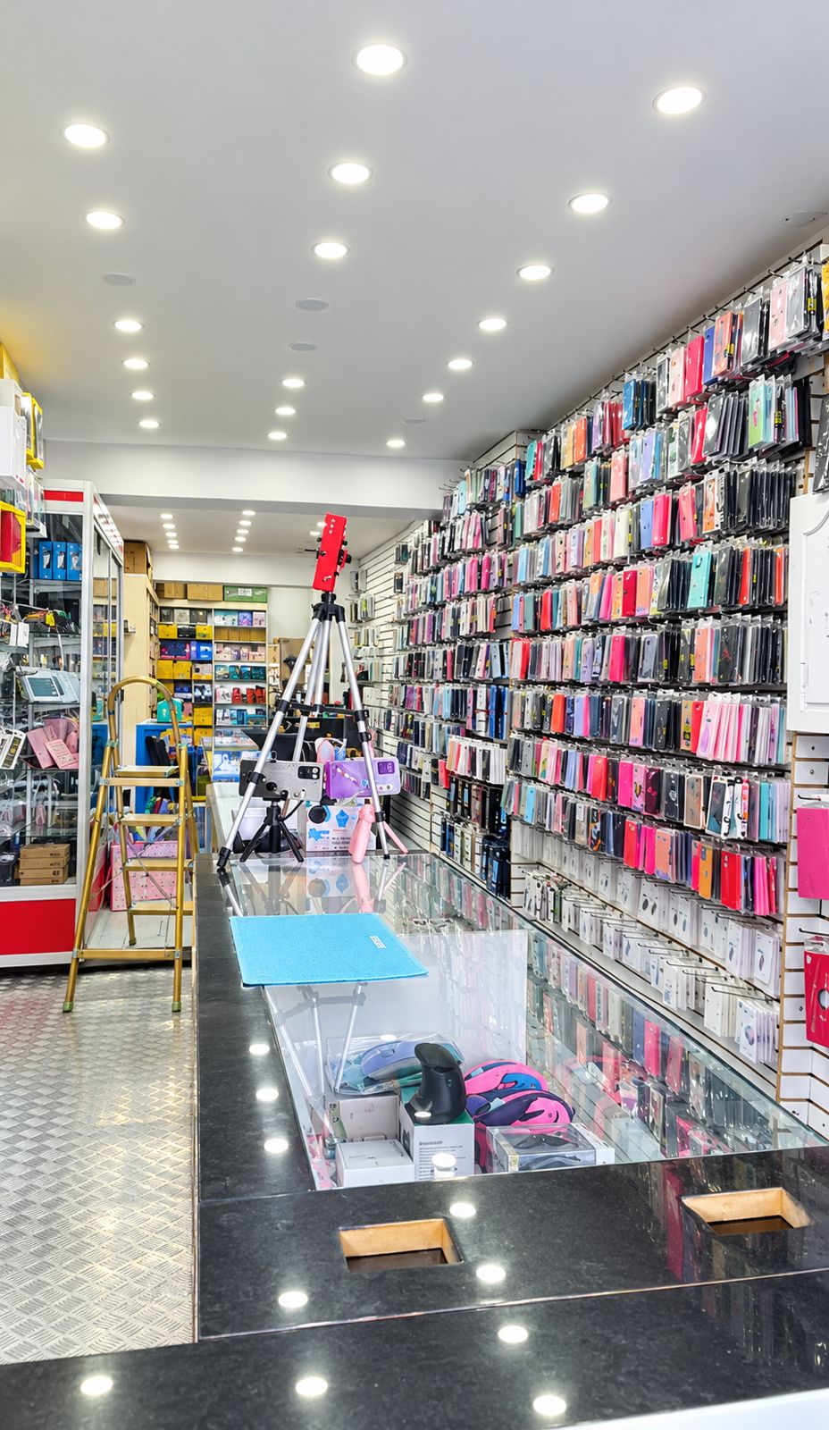 3 ARRIENDO LOCAL COMERCIAL – 21 DE MAYO 567, SANTIAGO CENTRO