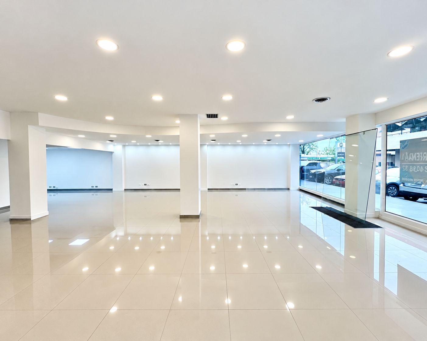 5 LOCALES COMERCIALES EN ARRIENDO | FONTOVA STRIP CENTER